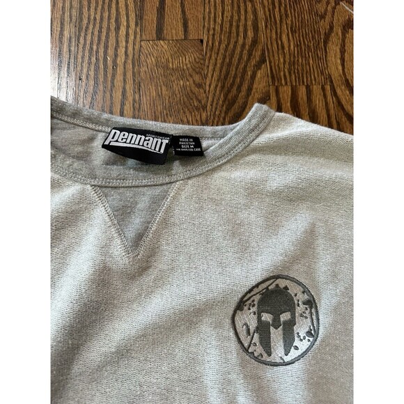Pennant Spartan Sweatshirt Mens Medium Crewneck Race Light Gray Embroidered EUC - Picture 2 of 9